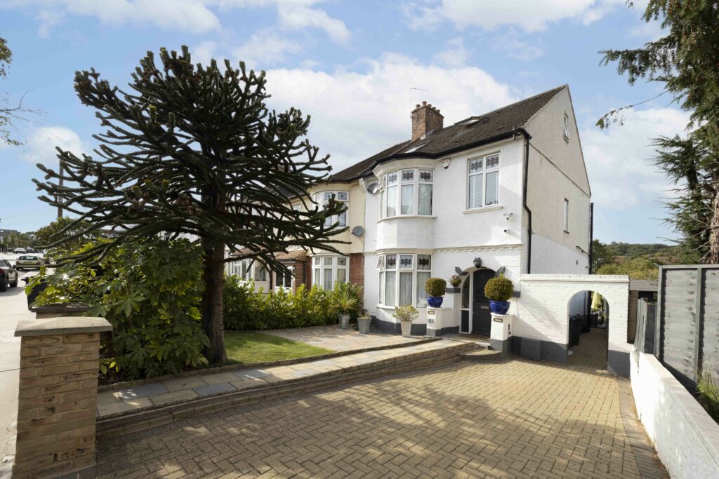 Woodvale Avenue, London