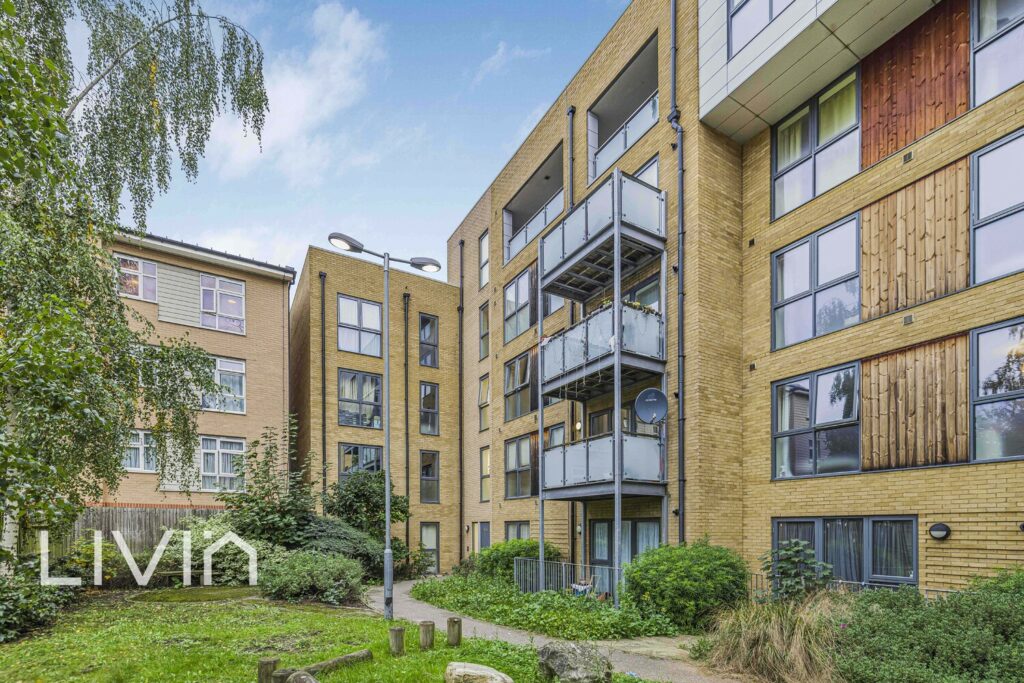 Flat 15, 16 Hogarth Crescent, Croydon, Surrey
